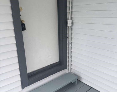 318 10th Street - Photo Thumbnail 11