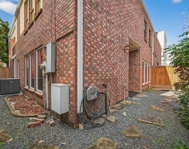 2413 Potomac Drive - Photo Thumbnail 27