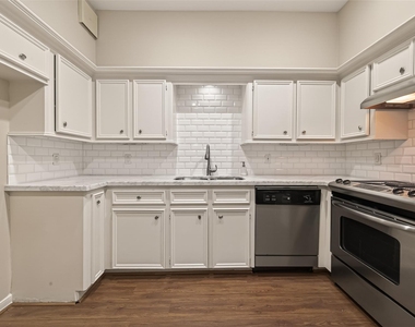 2413 Potomac Drive - Photo Thumbnail 10