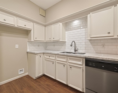 2413 Potomac Drive - Photo Thumbnail 11