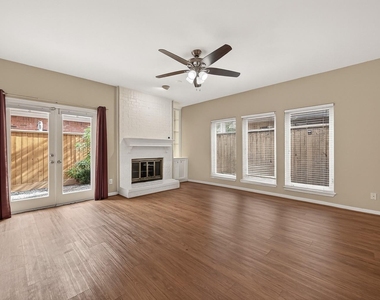 2413 Potomac Drive - Photo Thumbnail 3