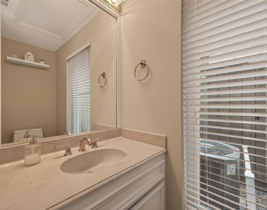 2413 Potomac Drive - Photo Thumbnail 13