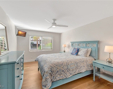 2258 Gulf Shore Boulevard N - Photo Thumbnail 21