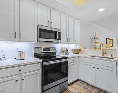 28047 Bridgetown Court - Photo Thumbnail 8
