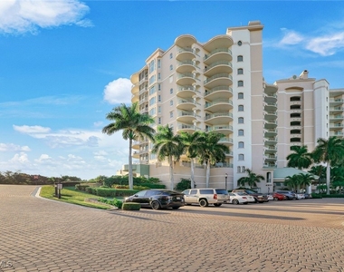 4811 Island Pond Court - Photo Thumbnail 7