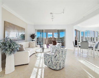4811 Island Pond Court - Photo Thumbnail 9