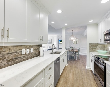 797 Willowbrook Drive - Photo Thumbnail 7