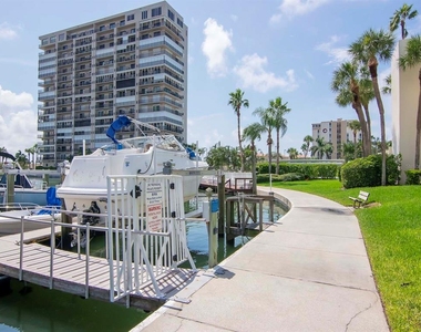 7540 Bay Island Drive S - Photo Thumbnail 32