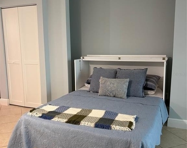 7540 Bay Island Drive S - Photo Thumbnail 16