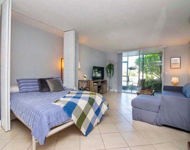 7540 Bay Island Drive S - Photo Thumbnail 14
