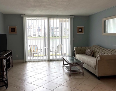 7540 Bay Island Drive S - Photo Thumbnail 13
