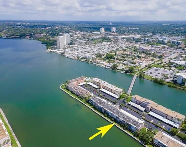7540 Bay Island Drive S - Photo Thumbnail 4