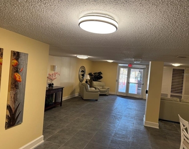 925 N Halifax Avenue - Photo Thumbnail 7