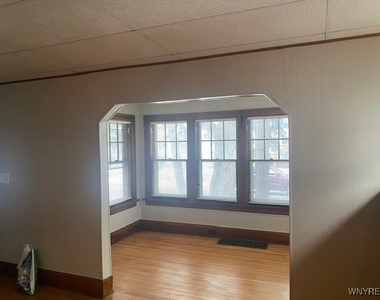 27 Henley Road - Photo Thumbnail 2