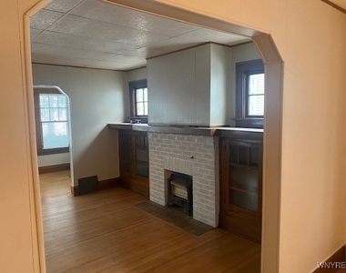 27 Henley Road - Photo Thumbnail 1