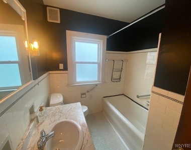 27 Henley Road - Photo Thumbnail 10