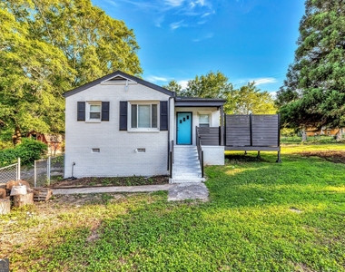 811 Old Powder Springs Road Sw - Photo Thumbnail 23