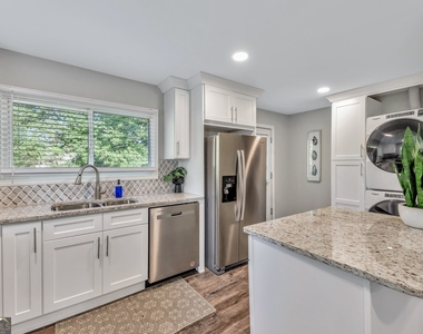 811 Old Powder Springs Road Sw - Photo Thumbnail 9