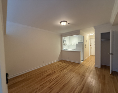 1570 1st Avenue - Photo Thumbnail 2