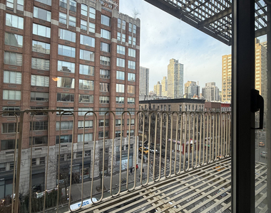 1570 1st Avenue - Photo Thumbnail 10