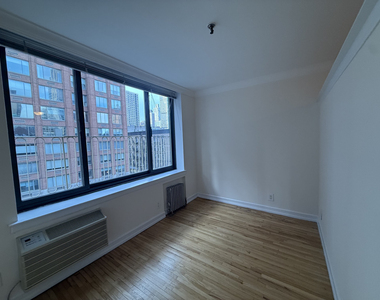 1570 1st Avenue - Photo Thumbnail 8