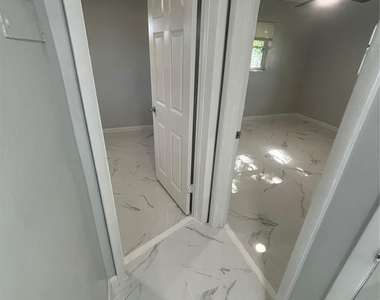 268 Ne 41st Street - Photo Thumbnail 6