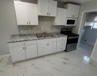 268 Ne 41st Street - Photo Thumbnail 1