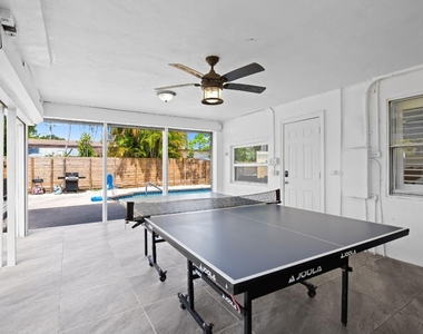 865 Ne 23rd Terrace - Photo Thumbnail 8