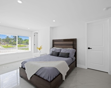 865 Ne 23rd Terrace - Photo Thumbnail 17