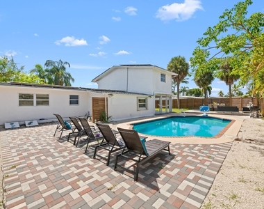 865 Ne 23rd Terrace - Photo Thumbnail 6