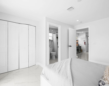 865 Ne 23rd Terrace - Photo Thumbnail 27