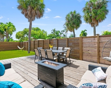 865 Ne 23rd Terrace - Photo Thumbnail 7