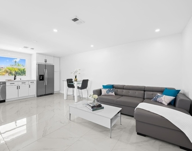 865 Ne 23rd Terrace - Photo Thumbnail 23