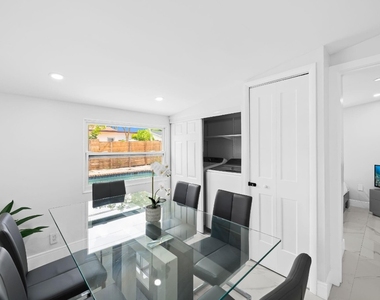 865 Ne 23rd Terrace - Photo Thumbnail 12