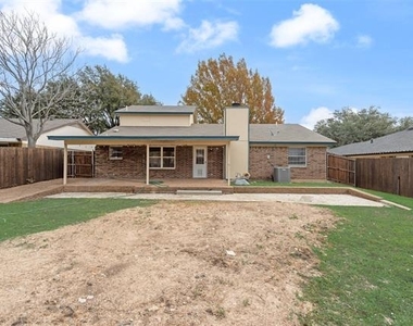 516 Roberts Drive - Photo Thumbnail 27