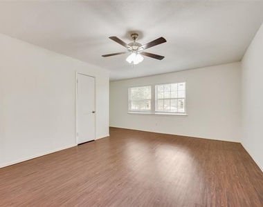 516 Roberts Drive - Photo Thumbnail 22