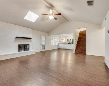 516 Roberts Drive - Photo Thumbnail 8