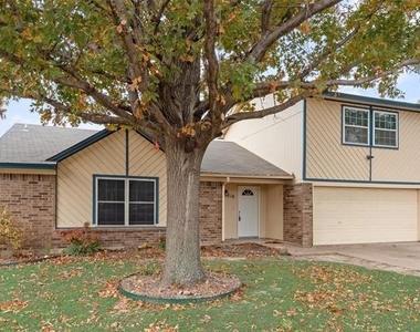 516 Roberts Drive - Photo Thumbnail 1