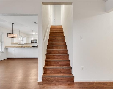 516 Roberts Drive - Photo Thumbnail 20