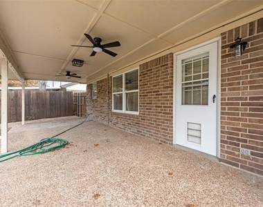 516 Roberts Drive - Photo Thumbnail 25