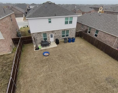 909 Cormorant Street - Photo Thumbnail 5