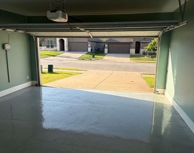 909 Cormorant Street - Photo Thumbnail 23
