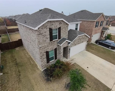 909 Cormorant Street - Photo Thumbnail 3
