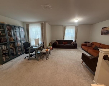 909 Cormorant Street - Photo Thumbnail 15