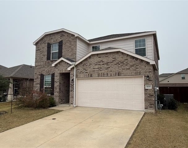 909 Cormorant Street - Photo Thumbnail 2