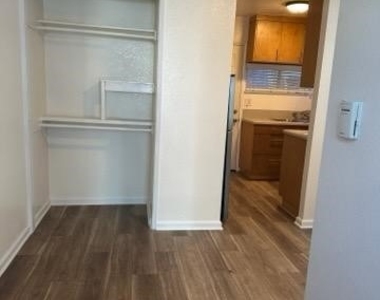 852 W 18th - Photo Thumbnail 3