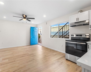 523 W 12th - Photo Thumbnail 5