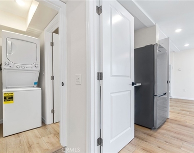 523 W 12th - Photo Thumbnail 8