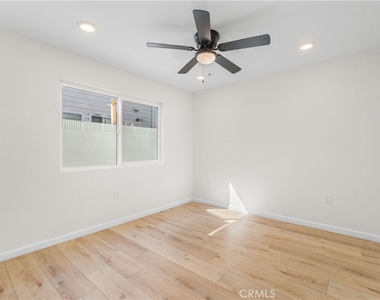 523 W 12th - Photo Thumbnail 7