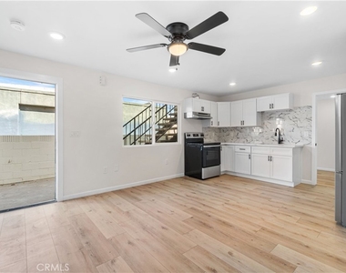 523 W 12th - Photo Thumbnail 3